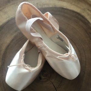 Bloch Demi Pointe Shoes NEW